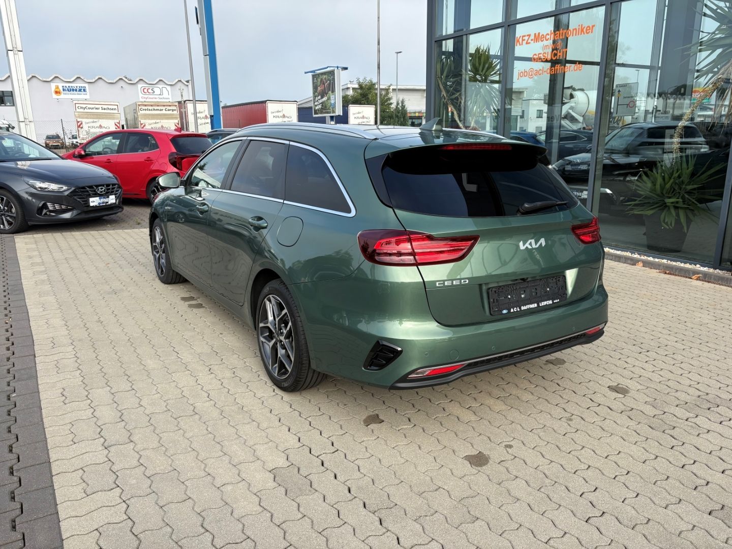 Fahrzeugabbildung Kia Ceed_sw Platinum Edition 1.5 T-GDI P4 TotWinkAss