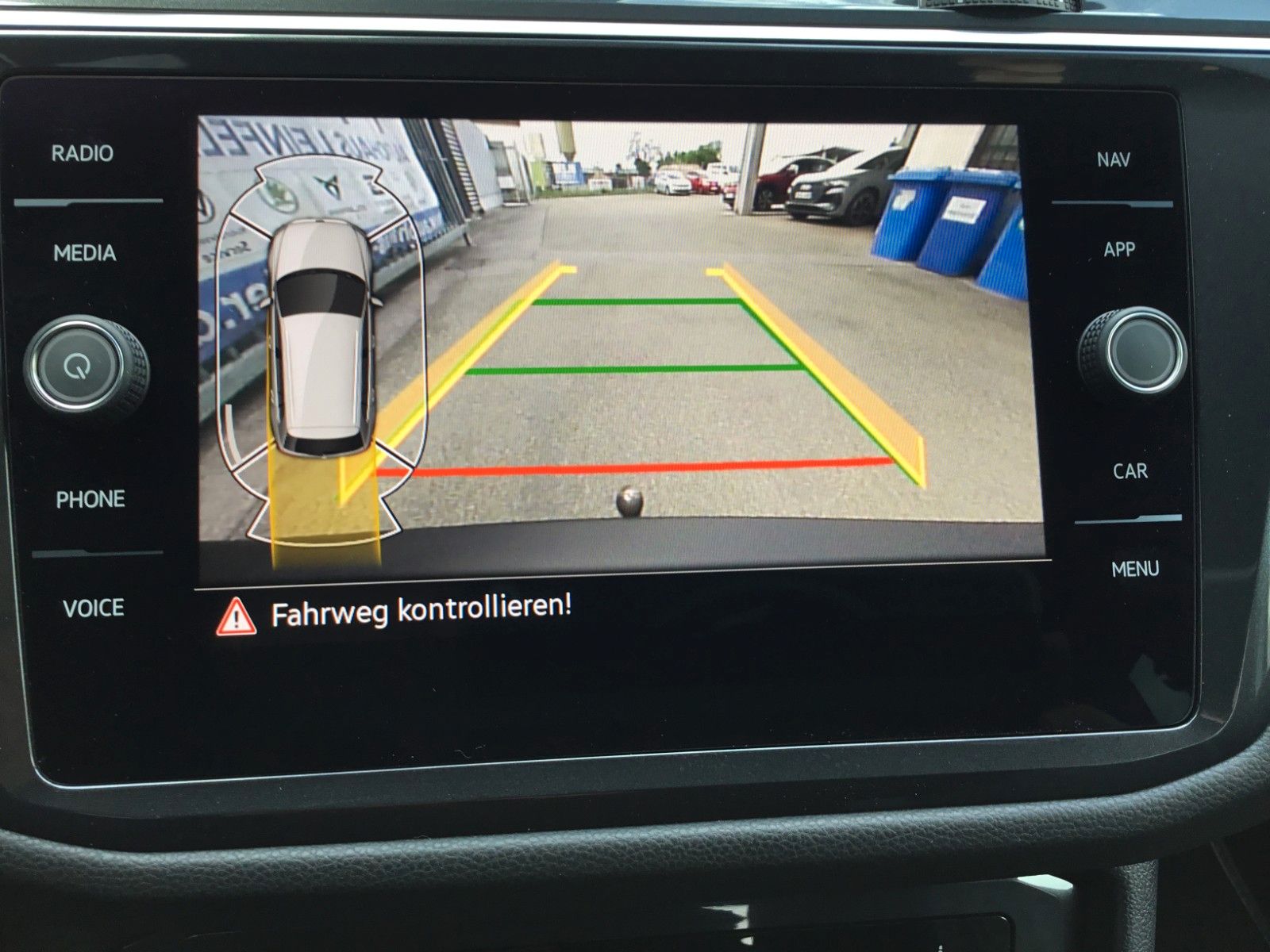Fahrzeugabbildung Volkswagen Tiguan Allspace 2.0TDI DSG 4M R-Line+Standheizun