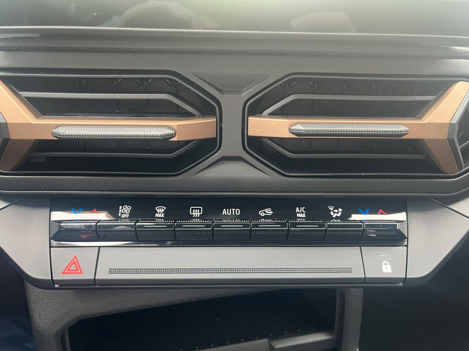 Fahrzeugabbildung Dacia Bigster Mild Hybrid 140 Extreme