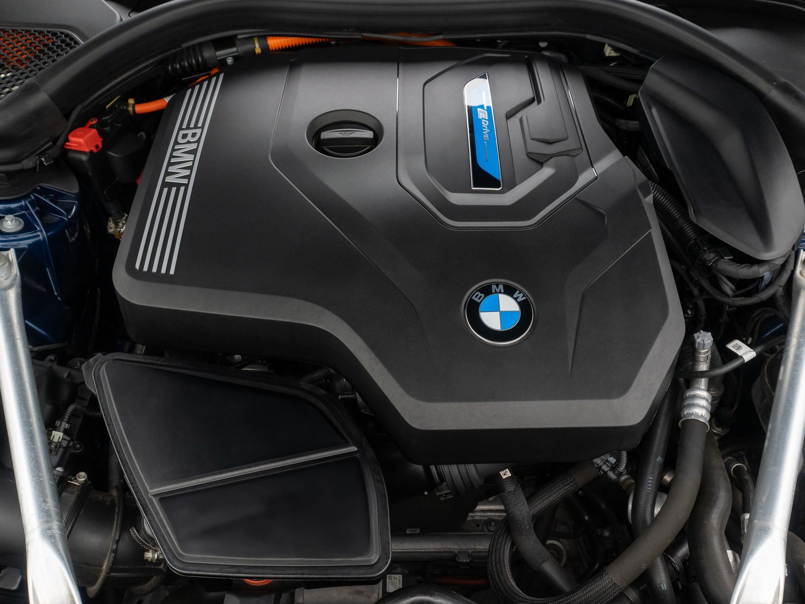 Fahrzeugabbildung BMW 530e Alarm AHK ACC Kamera DAB HiFi WLAN Sport