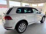 Volkswagen Touareg V8 TDI*KEYLES*NAVI*XENON*LEDER*AHK - Volkswagen Touareg: Alcantara