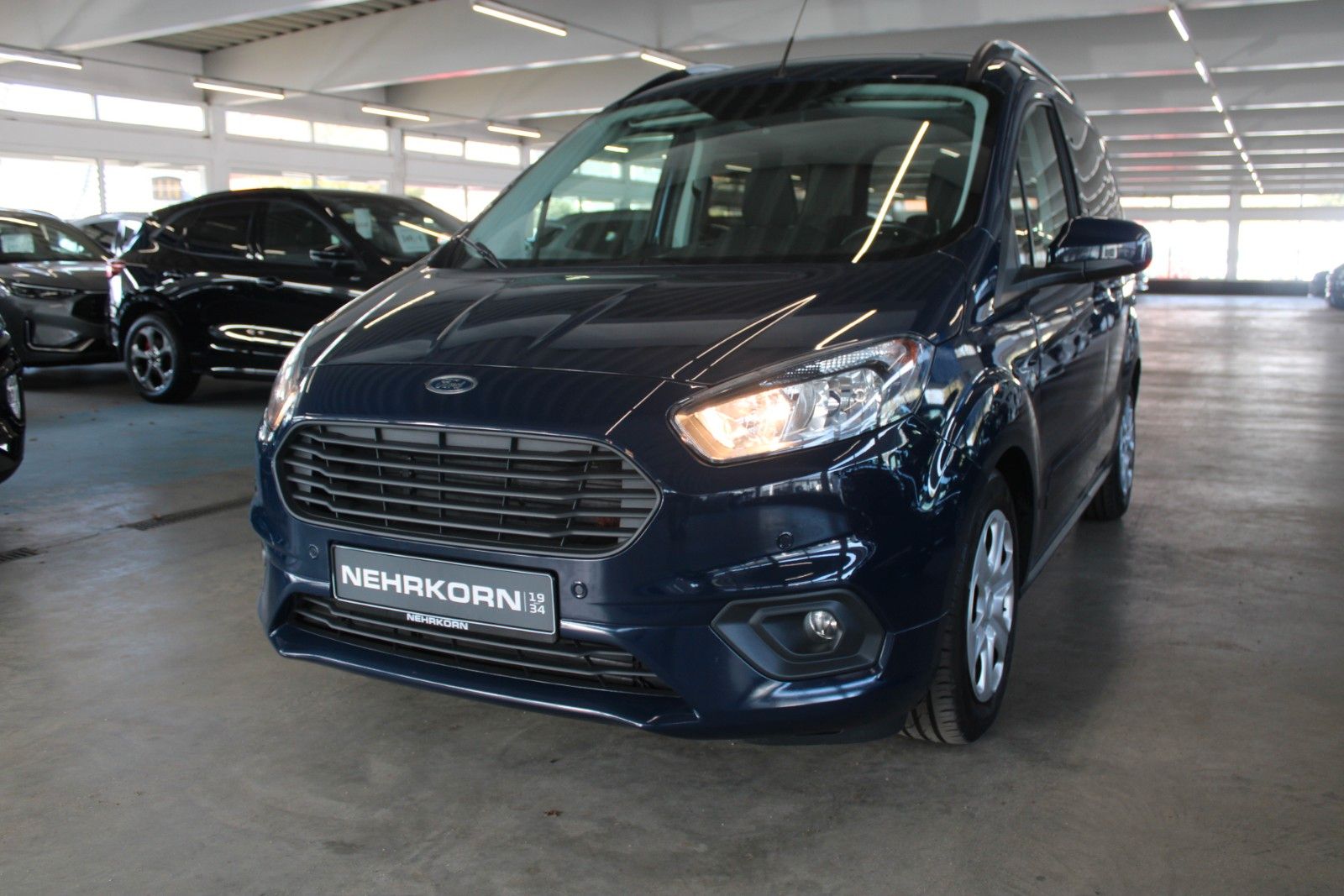Fahrzeugabbildung Ford Tourneo Courier 1.5 TDCi Trend AHK KLIMA WinterP