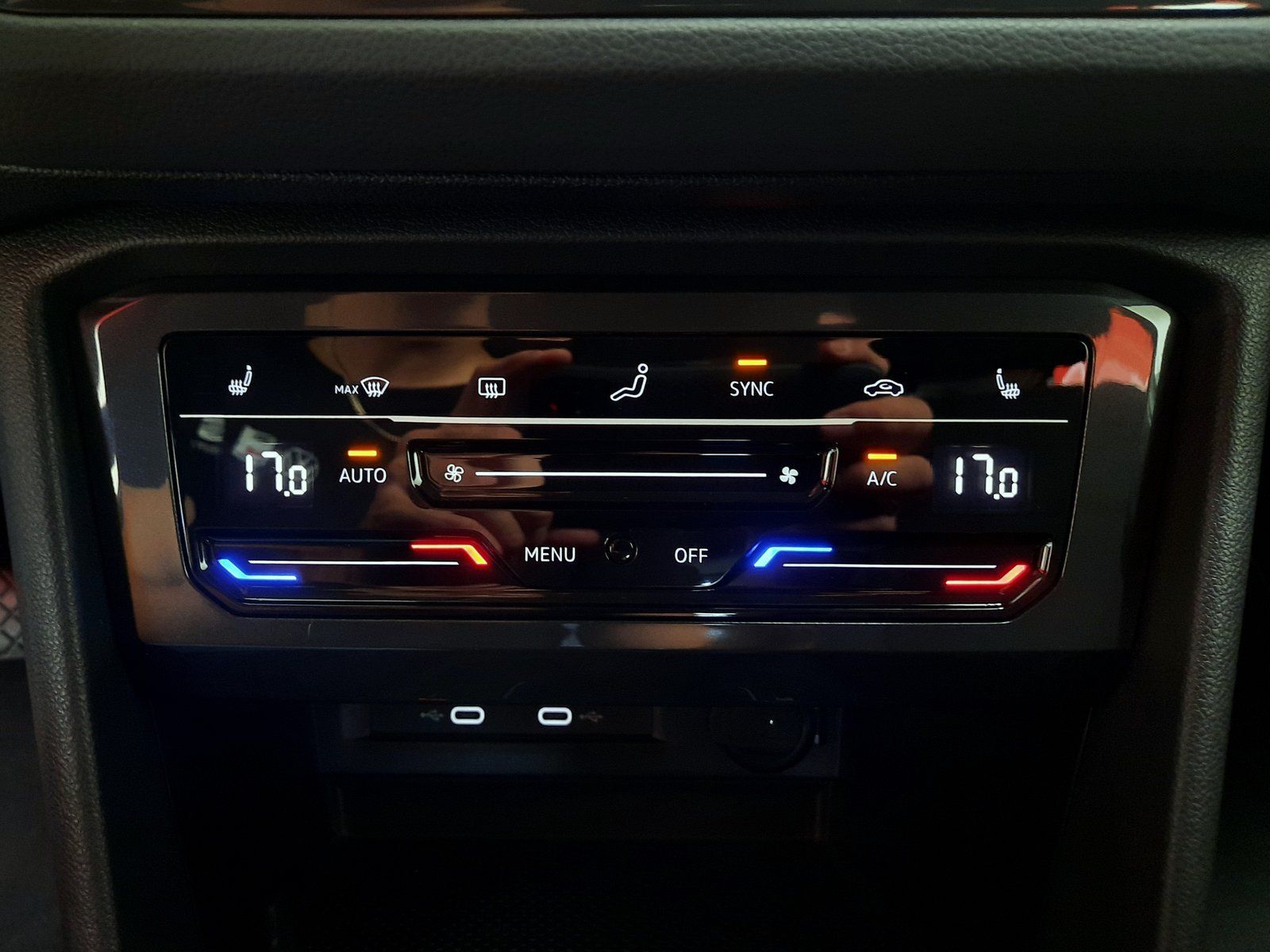 Fahrzeugabbildung Volkswagen Tiguan Elegance TSI DSG *LED*PDC*Sitzhzg*ACC*APP