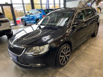 Skoda Superb Combi Exclusive *DSG*Bi-XENON*PDC*SHZ*