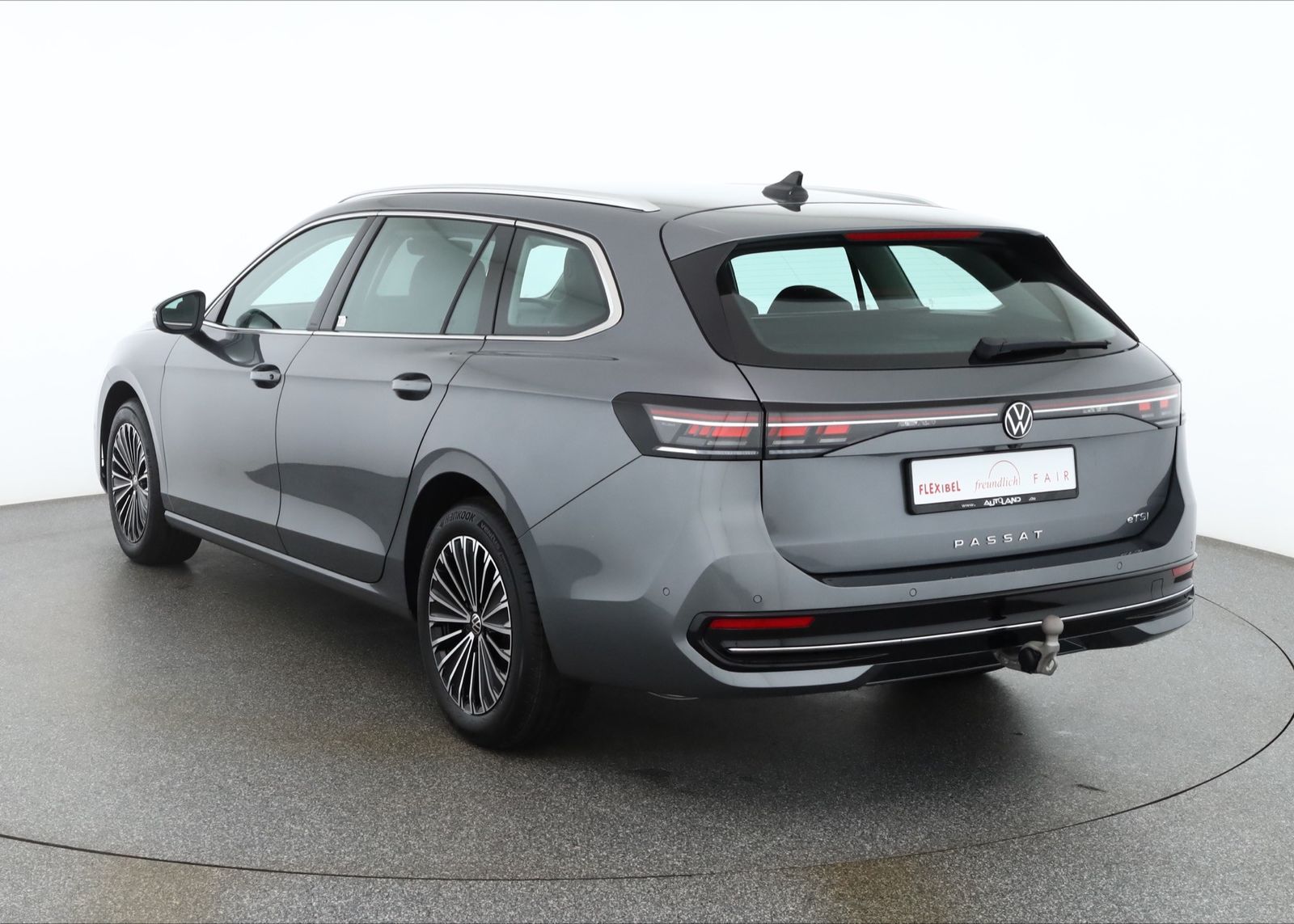 Volkswagen Passat Variant 1.5 eTSI DSG Matrix ACC AHK imagem 3