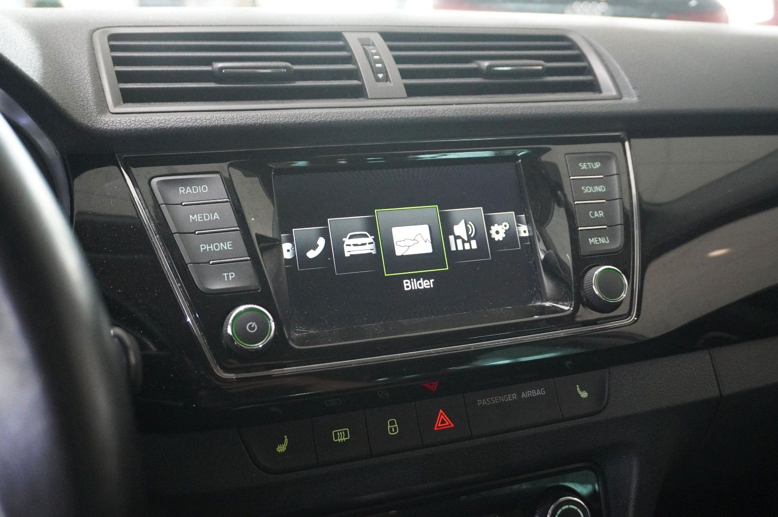 Fahrzeugabbildung SKODA Fabia Combi 1.2 STYLE LED/PDC/KLIMA/SH/USB/NEBEL