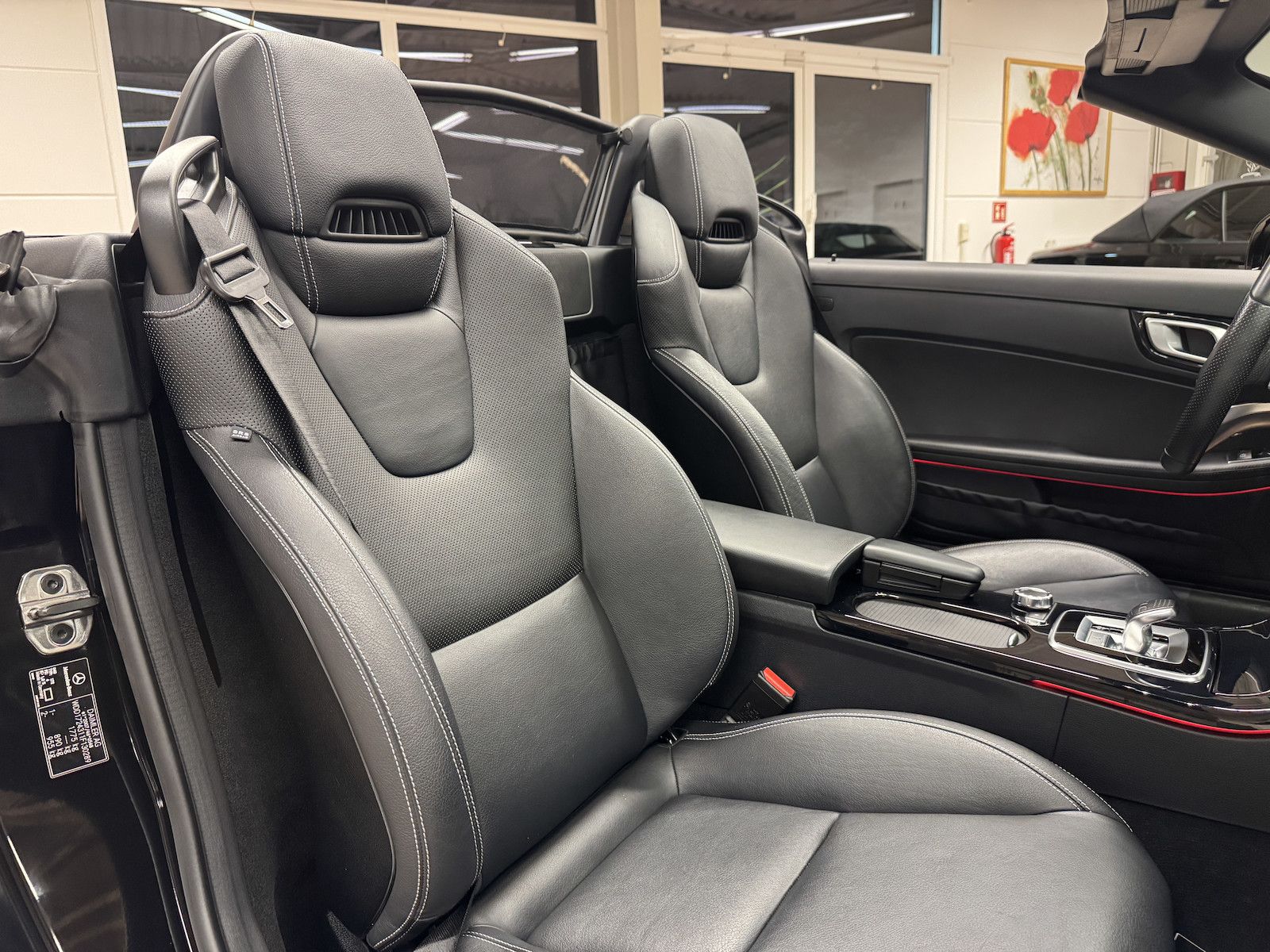 Fahrzeugabbildung Mercedes-Benz SLC 180 AMG /Night/LED/Navi/Ambiente/Airscarf