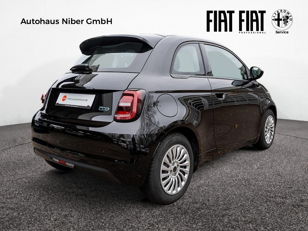 Fahrzeugabbildung Fiat 500e Action 23,8 kWh KLIMA BLUETOOTH