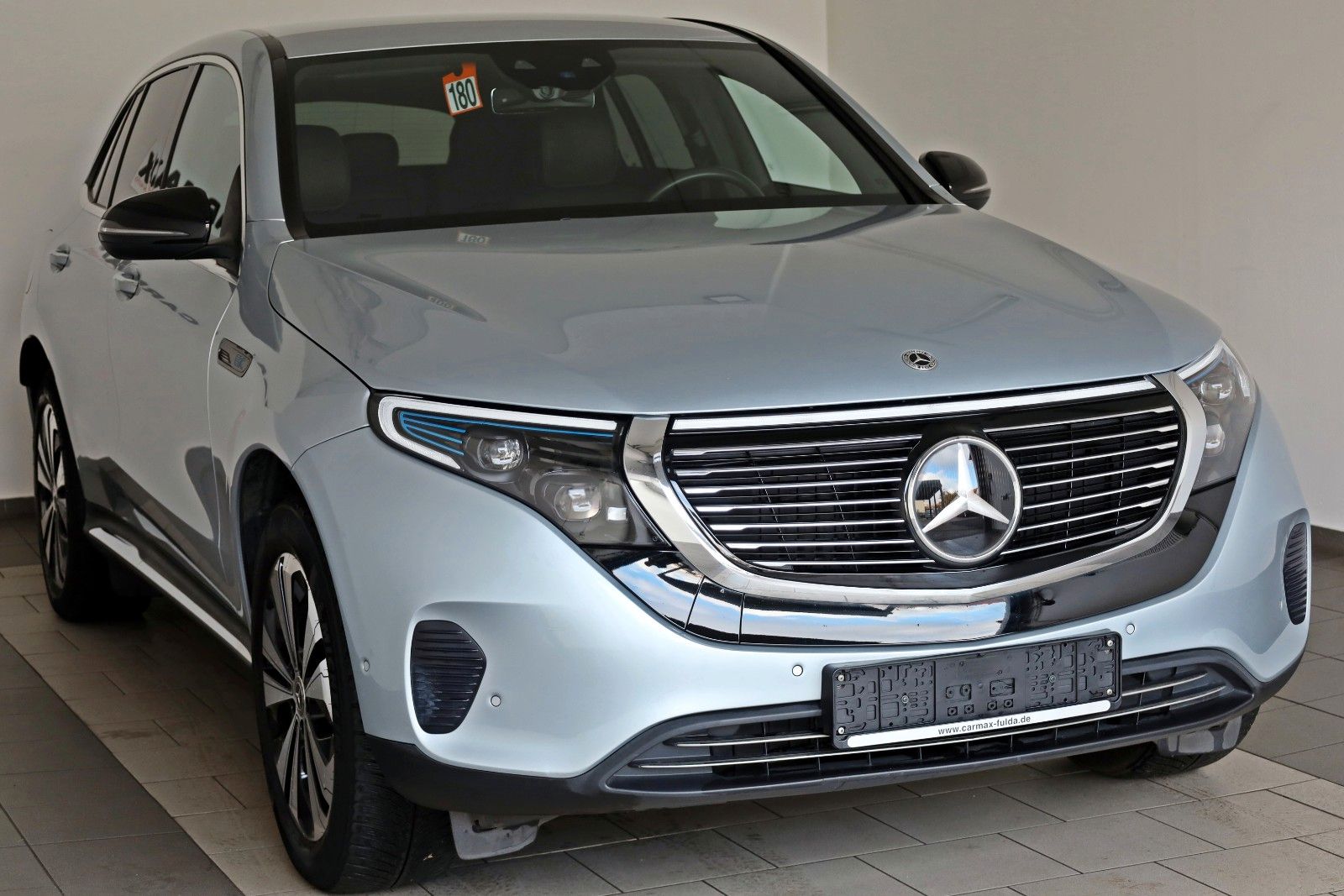 Fahrzeugabbildung Mercedes-Benz EQC 400 4M,Leder,Navi,LED,SH,Kamera,ACC,Keyless
