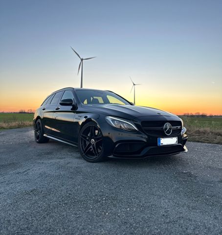 MERCEDES-BENZ C 63 AMG Perf. Sitz / AGA, BURM, PANO, HUD, Carb