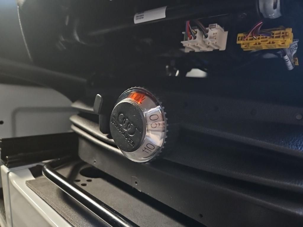 Fahrzeugabbildung Mercedes-Benz Sprinter 317 Kasten L2H2 SHZ 360° Navi Schwings.