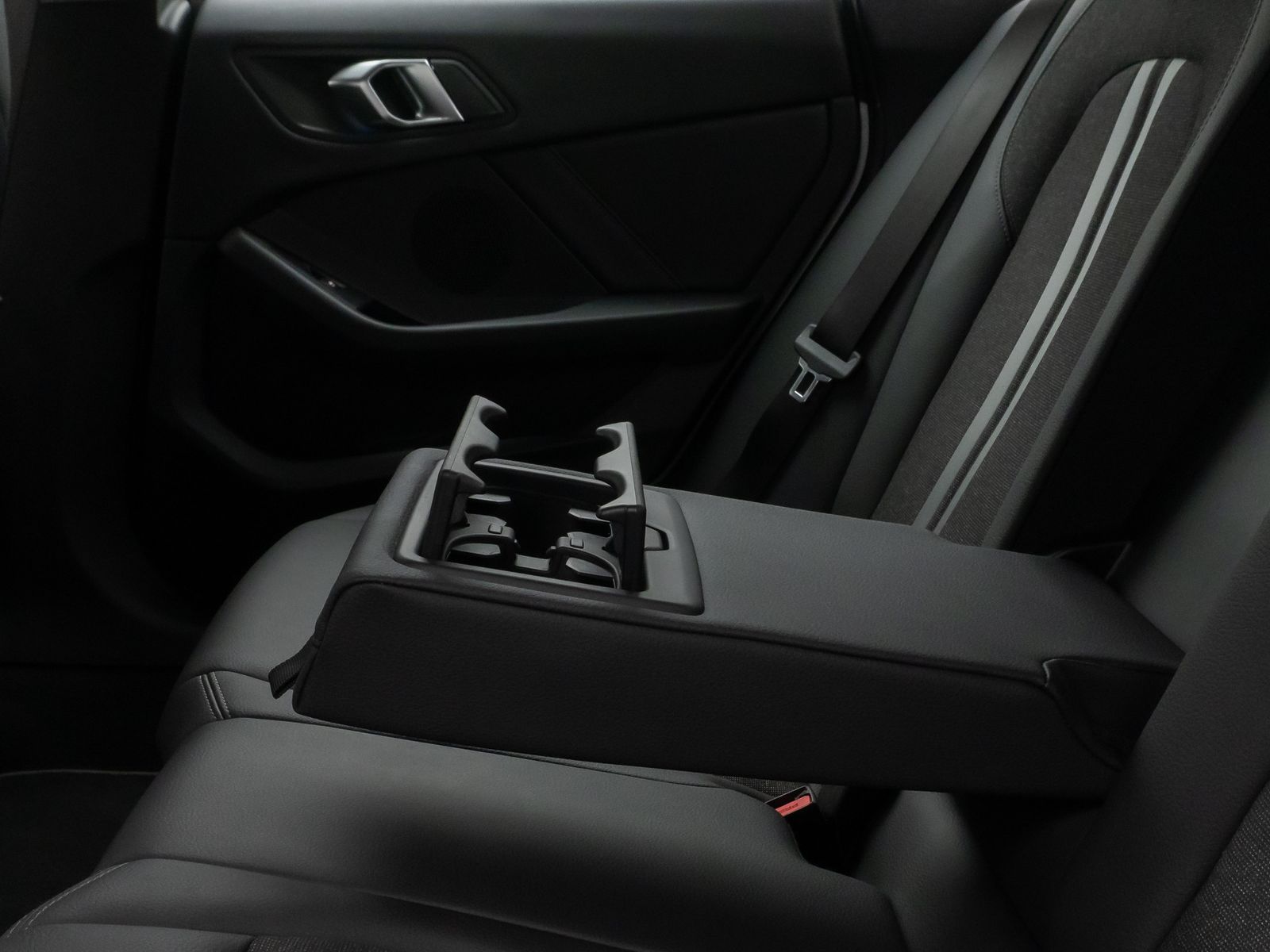 Fahrzeugabbildung BMW 220d Gran Coupé SportLine Kamera DAB HiFi Lenkrh