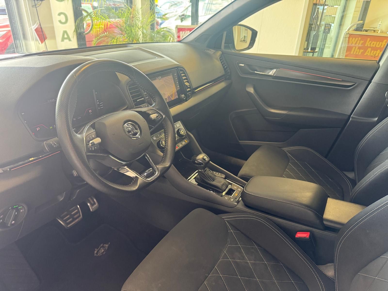 Fahrzeugabbildung SKODA Karoq Sportline 4x4 /1.HAND/NAVI/KLIMA/