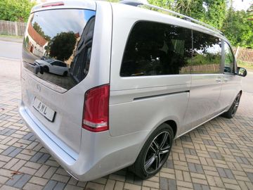 Mercedes V 220 - 5