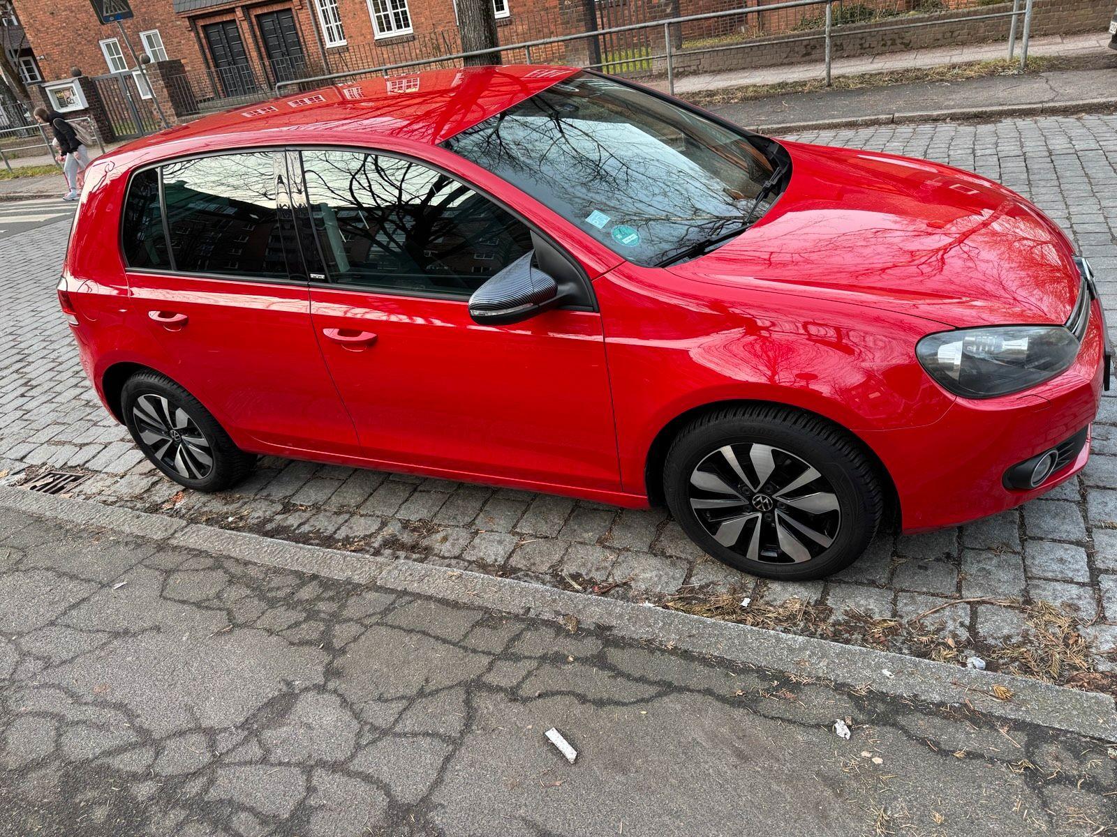 Volkswagen Golf 2011 — engine 114 HP (84kW)