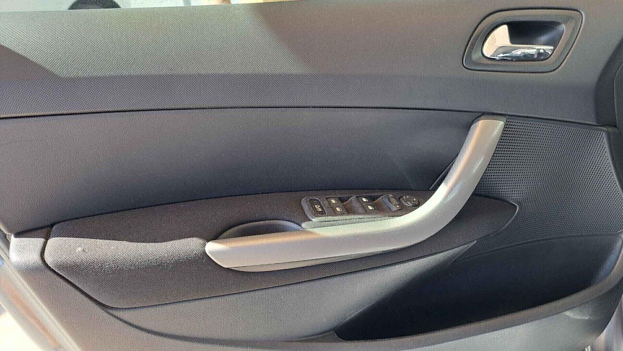 Peugeot 308 2009 — photo 13