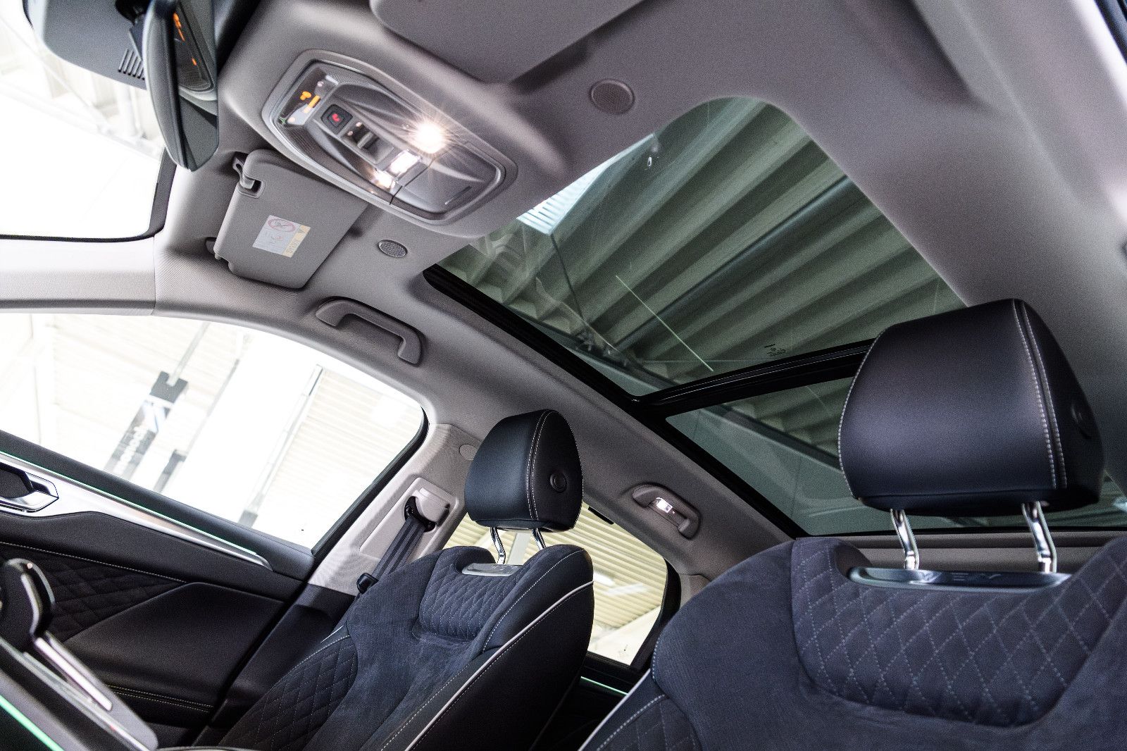 Fahrzeugabbildung GWM Wey 05 2.0 PHEV LUXURY 4WD Sitzpaket
