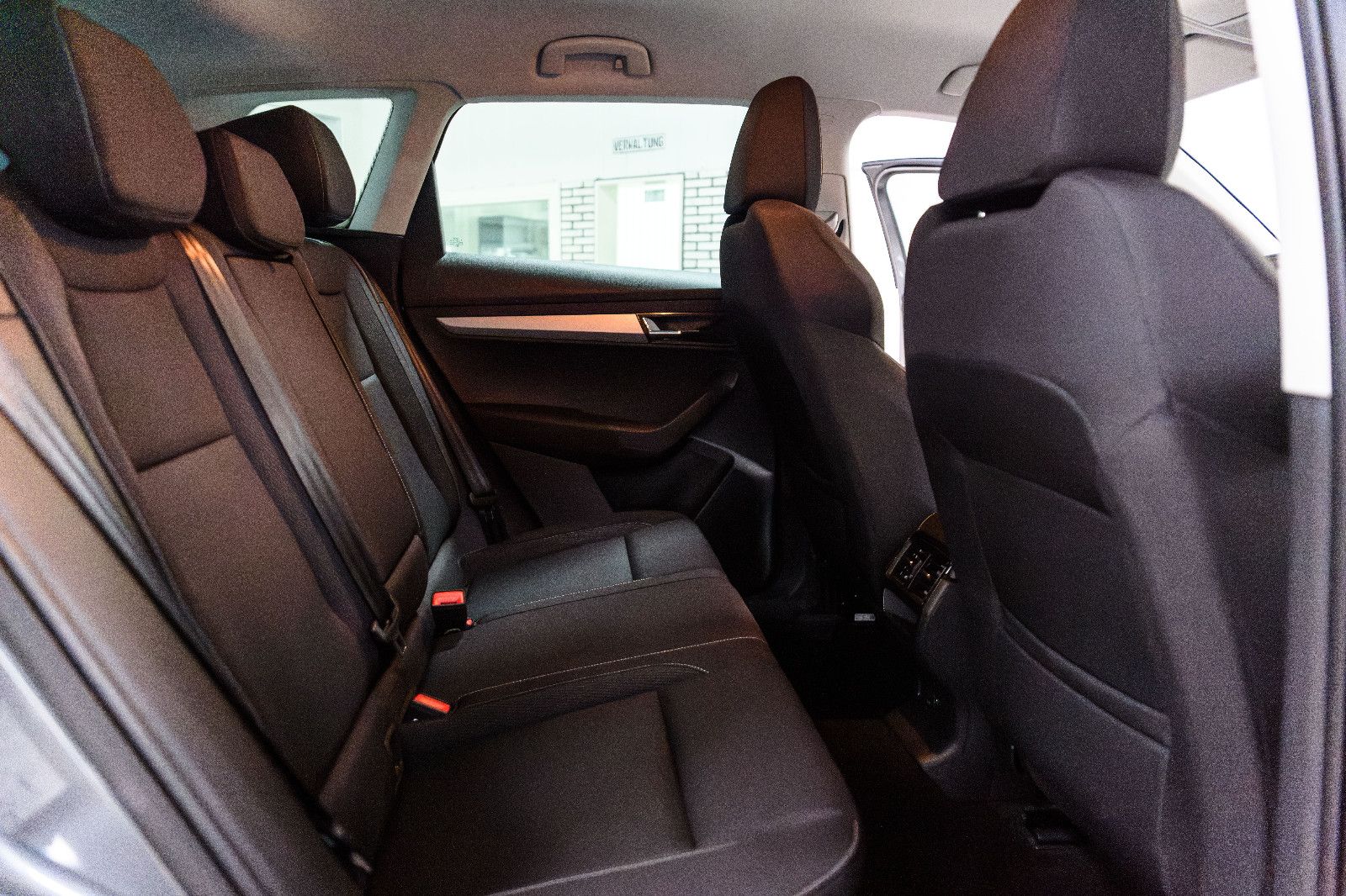 Fahrzeugabbildung SKODA Karoq Selection