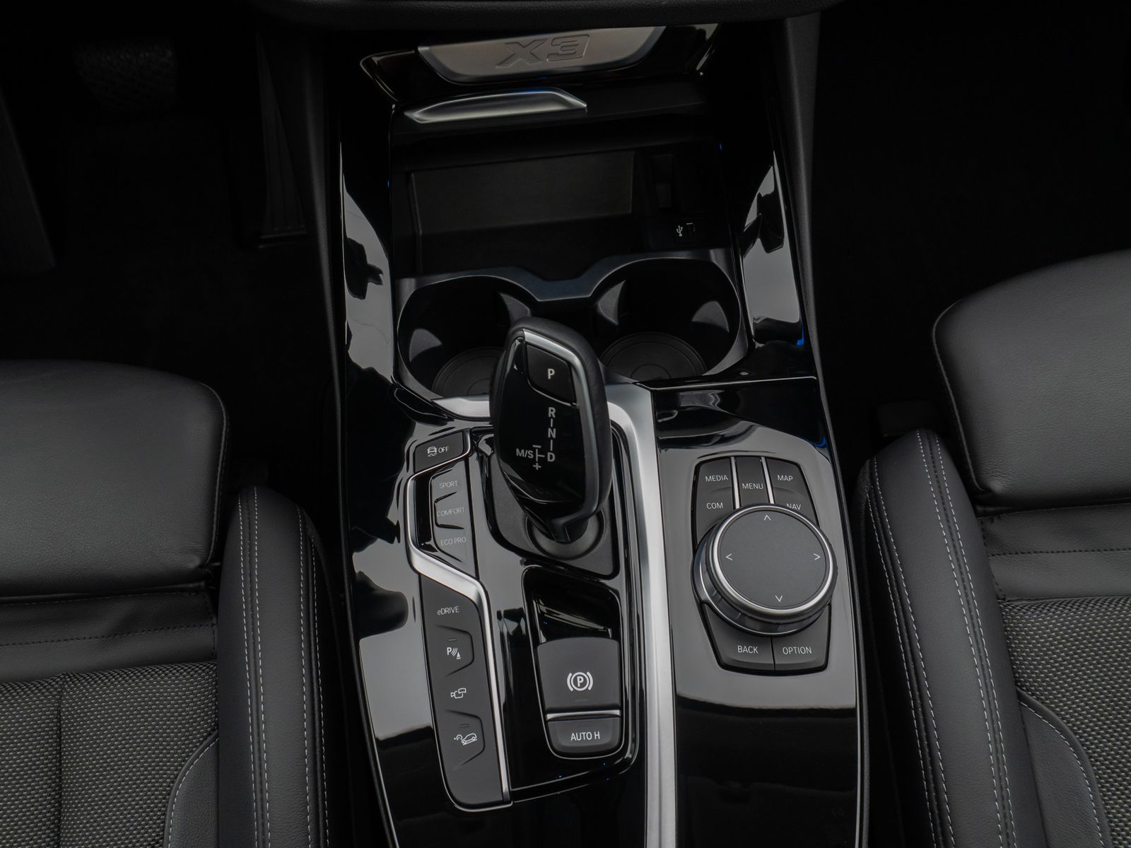Fahrzeugabbildung BMW X3 xD30e xLine Panorama 360°HUD DAB HiFi Komfort