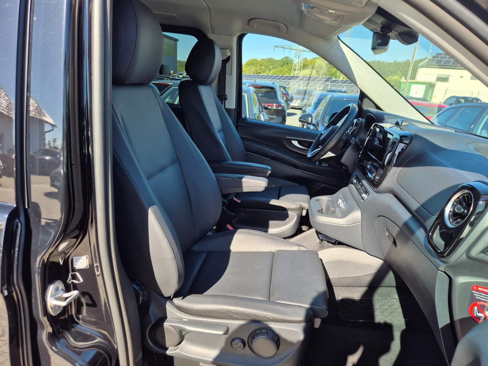 Fahrzeugabbildung Mercedes-Benz Vito 119 Tourer lang SELECT extralang LEDER*AHK