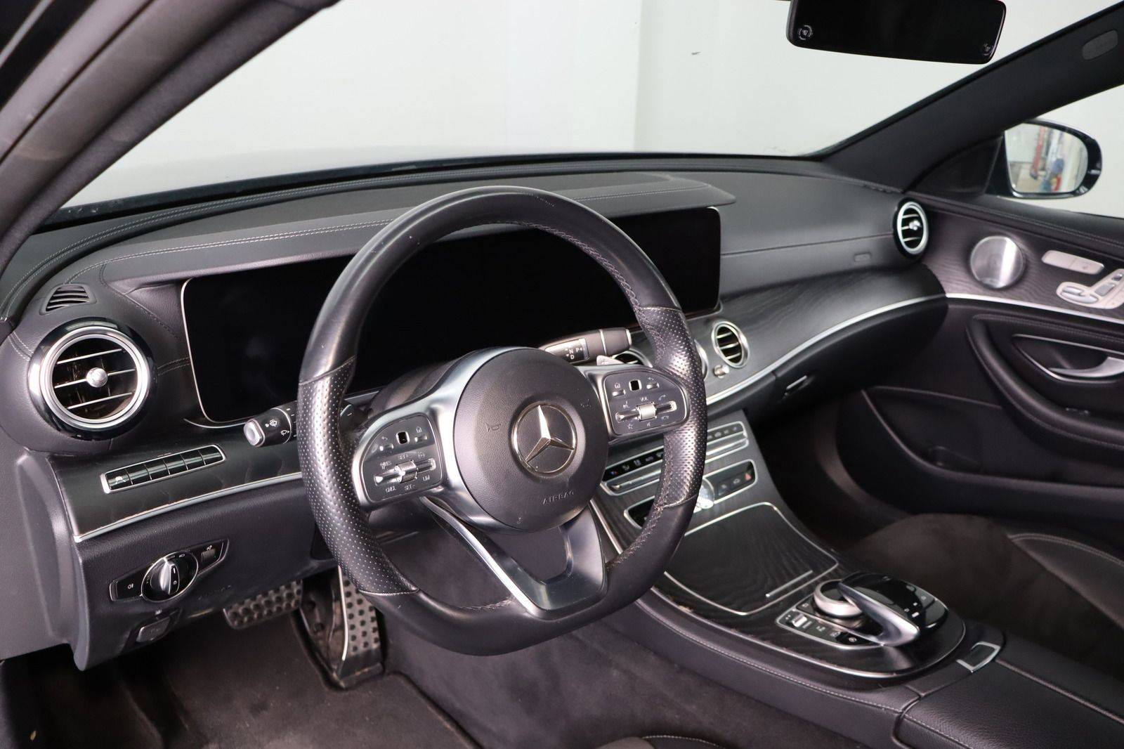 Fahrzeugabbildung Mercedes-Benz E 400 d 4Matic AMG-Paket * Multibeam * 360°