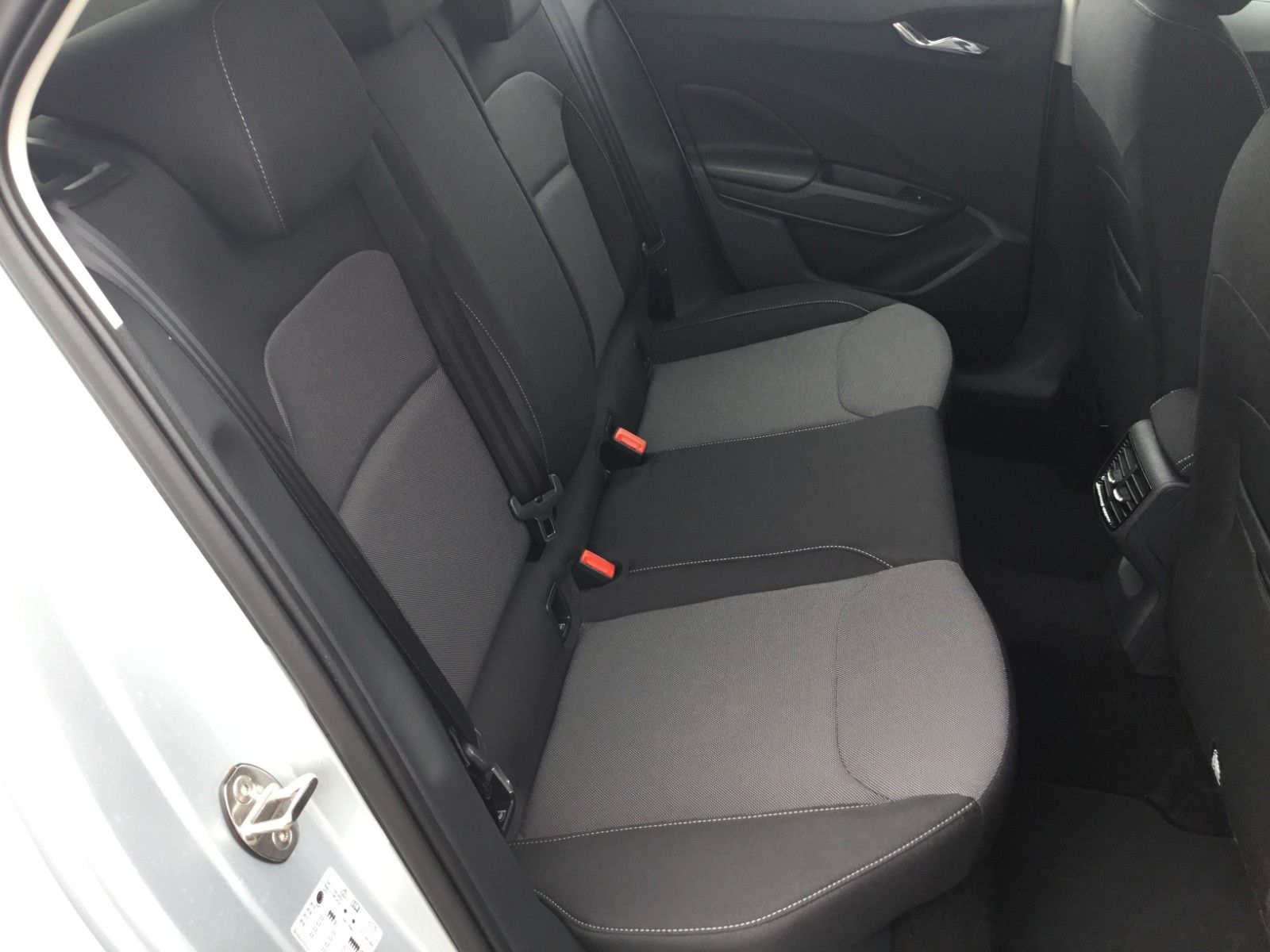 Fahrzeugabbildung SKODA Fabia 1.5l TSI DSG Selection+Navi+ACC+Kamera+16"