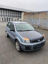 Ford Fusion 1,6 Diesel TÜV NEU (02/28) - Ford Fusion mit Diesel-Antrieb: 1.6