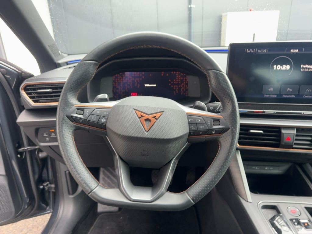 Fahrzeugabbildung CUPRA Leon NAVI, Panodach, Winterpaket