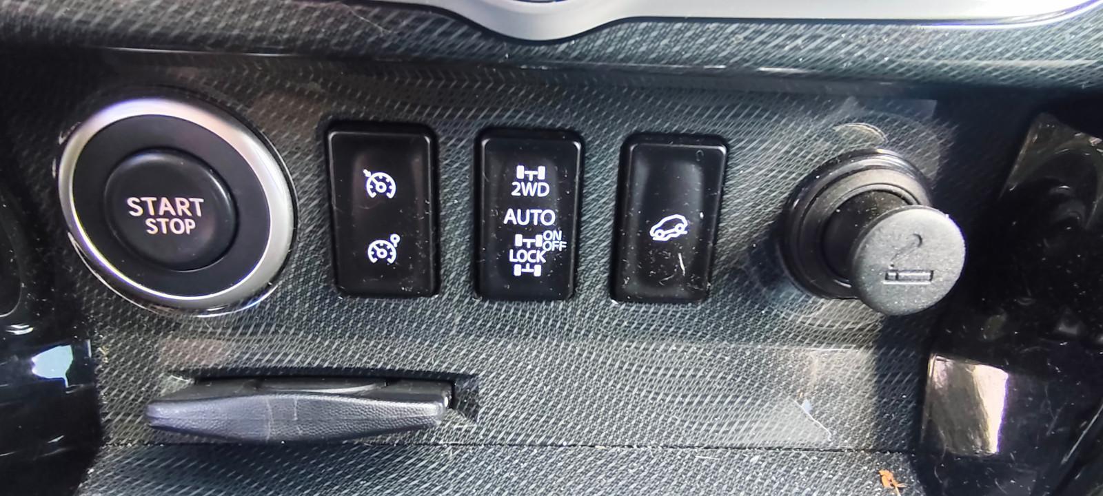 Renault Koleos 2012 — photo 7