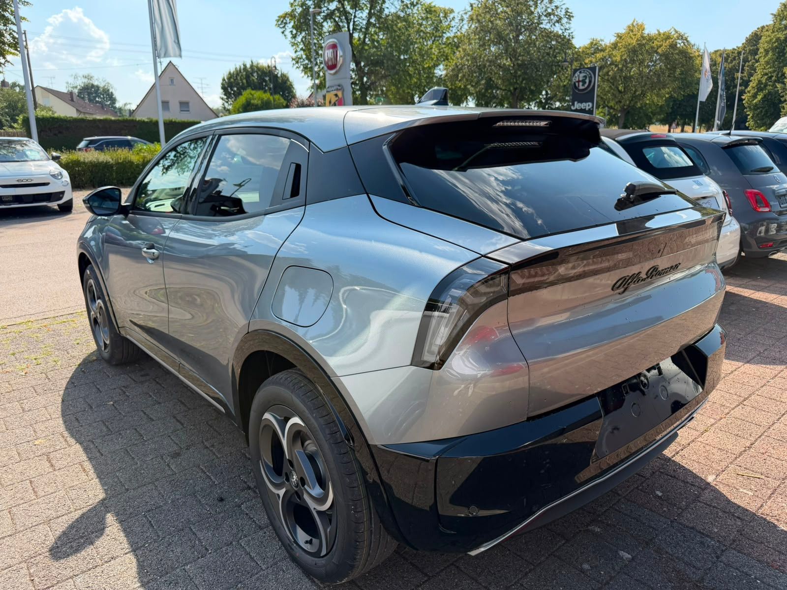 Fahrzeugabbildung Alfa Romeo Junior Ibrida 1.2 Allrad Sport Speciale