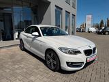 BMW 220i Coupe Sport Line Automatik*SHZ,PDC,Navi* - BMW 220 in Augsburg