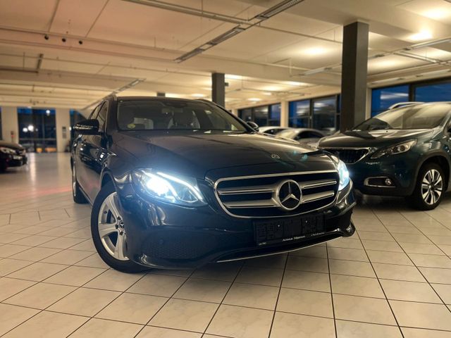 Mercedes-Benz T-Modell E 220 d Sitzh. Panorama. RFK. Navi. LED