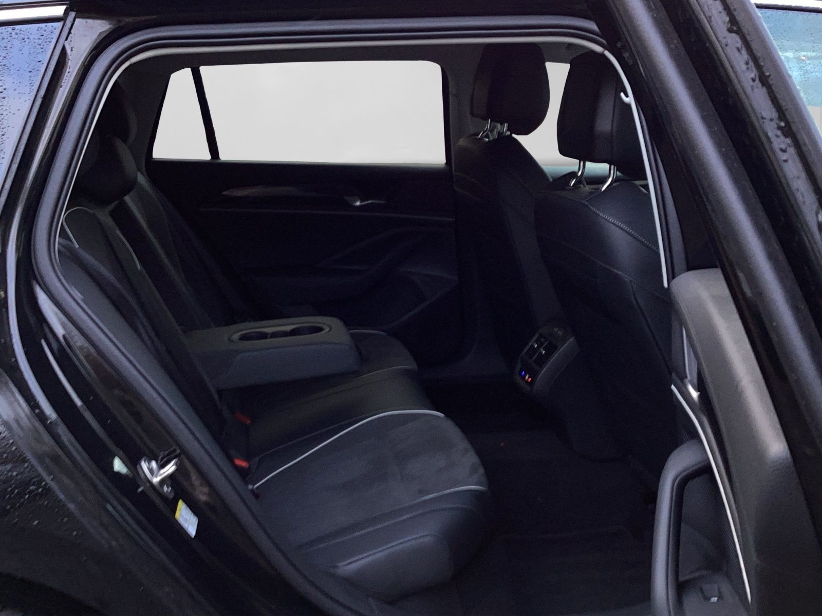 Volkswagen Passat Variant - Bild 6