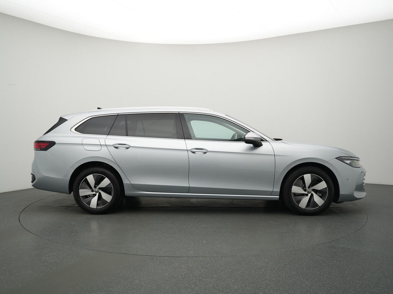 Volkswagen Passat - Bild 2