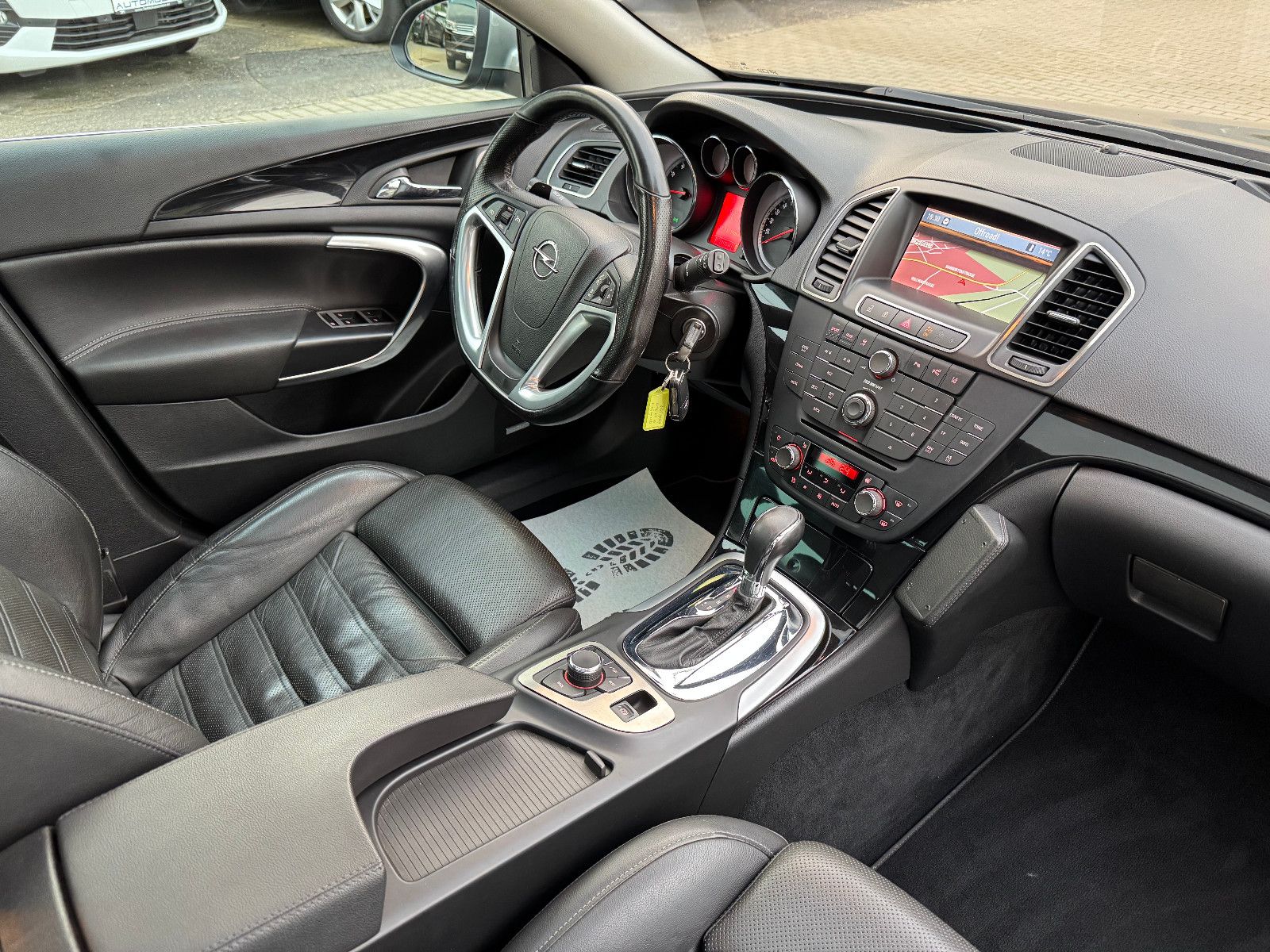 OPEL Insignia, 2010, Benzin, 220 PS