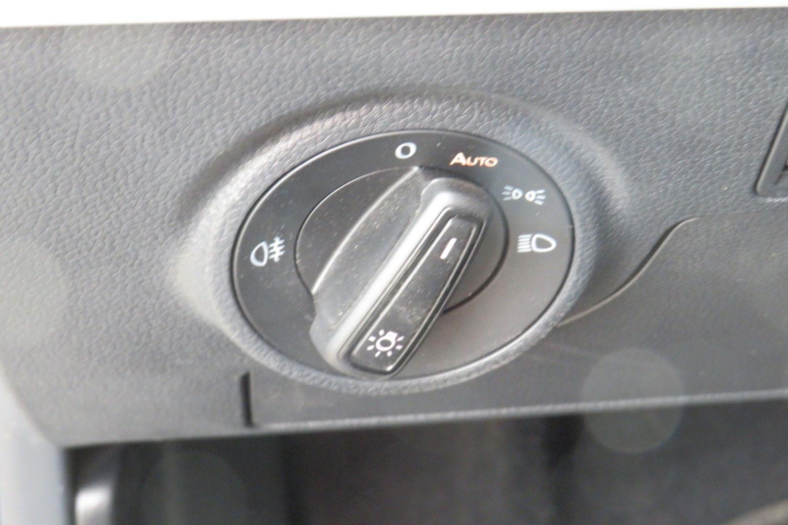 Fahrzeugabbildung SEAT Arona Style DSG LED NAVI DAB GRA PDC 1.HD