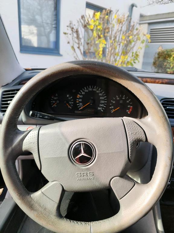 Mercedes-Benz CLK 320