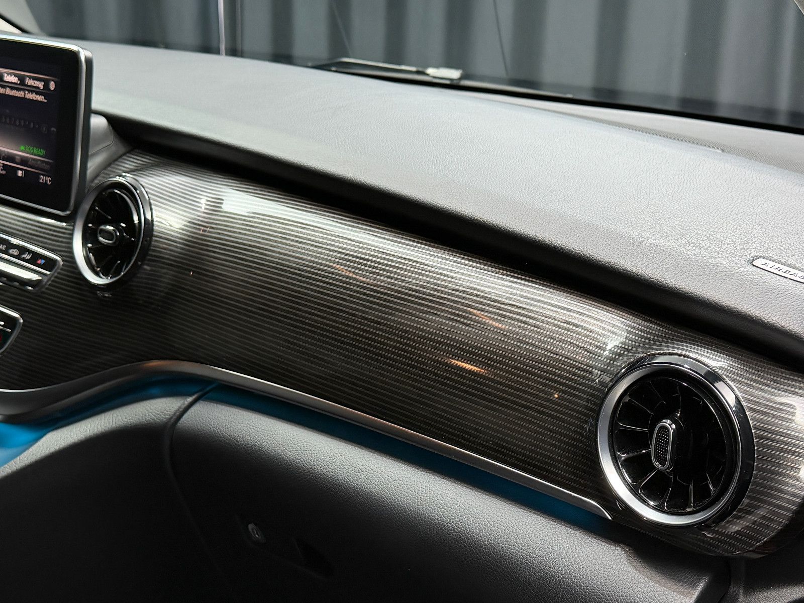 Fahrzeugabbildung Mercedes-Benz V300 d AVANTGARDE EDITION 4MATIC lang|BURMESTER|