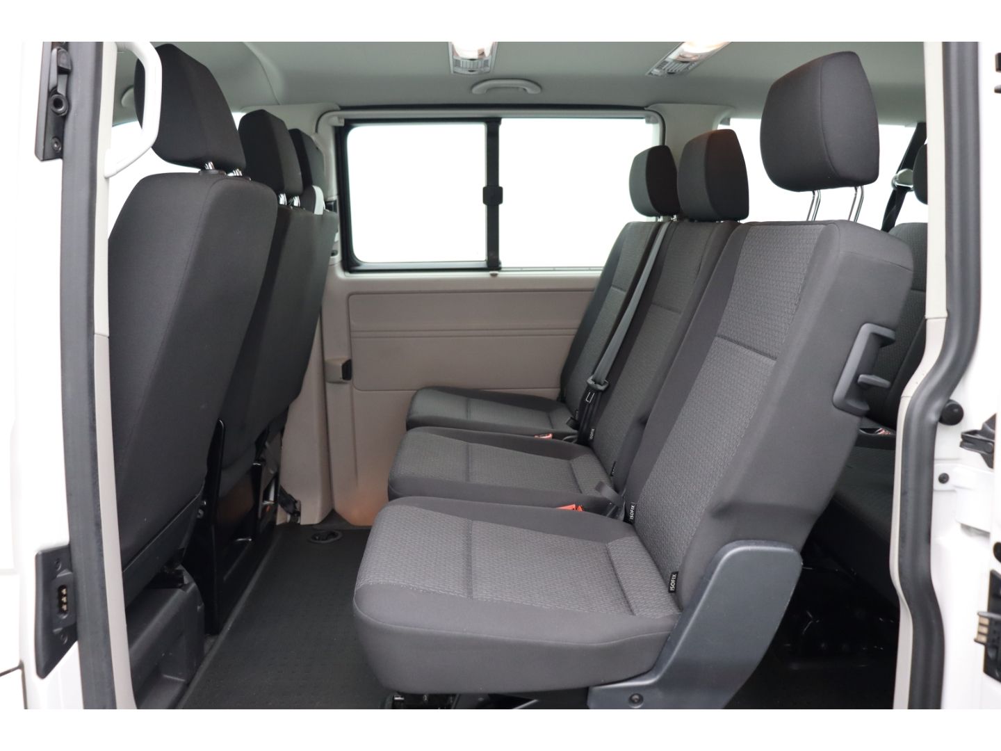 Fahrzeugabbildung Volkswagen T6 Caravelle 2.0 Lang 9-Sitze 2xSchiebetür
