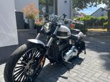 Harley-Davidson Breakout  117 - Spezial Lack Onyx White - HARLEY-DAVIDSON LA