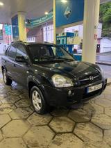 Hyundai Tucson - Hyundai TUCSON: Van