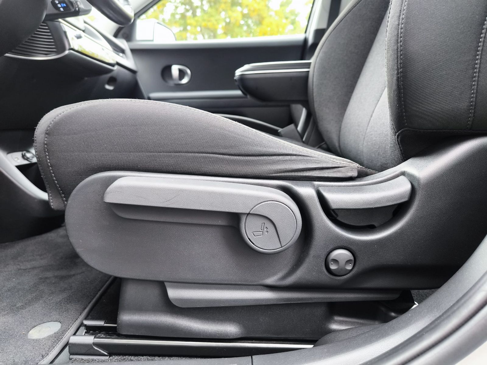 Fahrzeugabbildung Hyundai Ioniq 5 NAVI+LED+SHZ+KAMERA+ACC+AHK+19"+