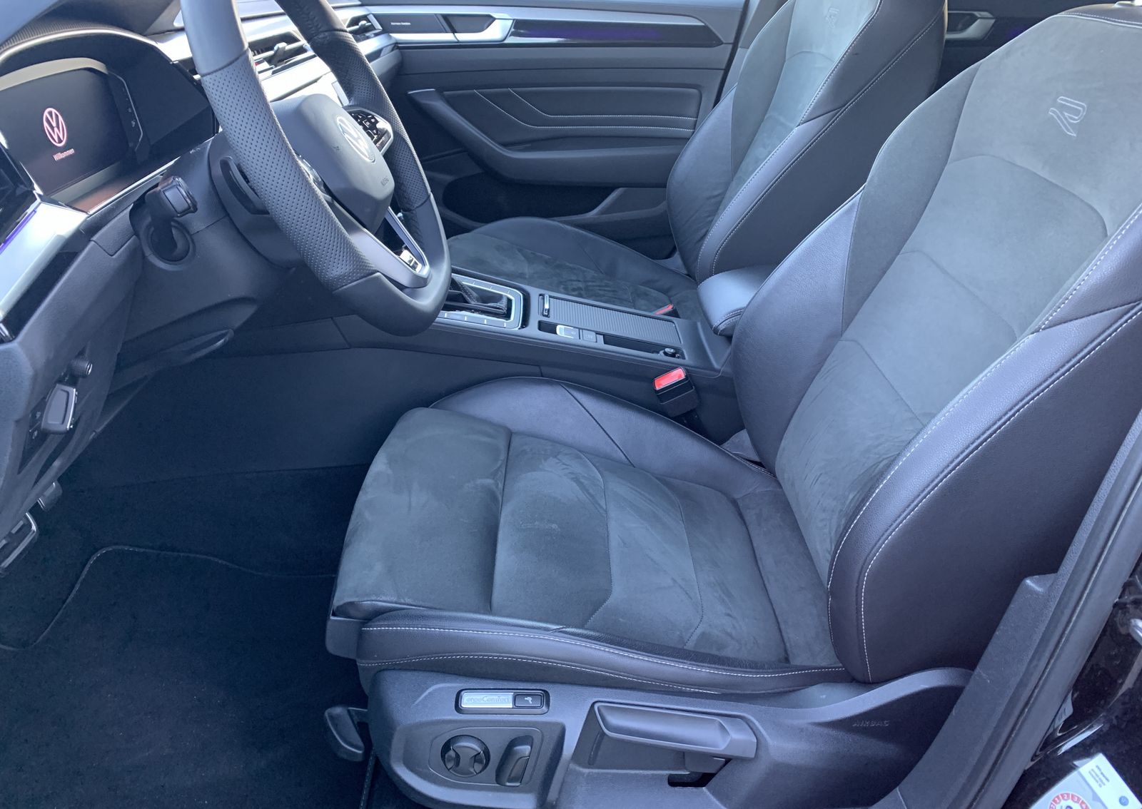 Fahrzeugabbildung Volkswagen Arteon Shooting Brake 2.0 TDI*R-Line*AHK*HeadUp*