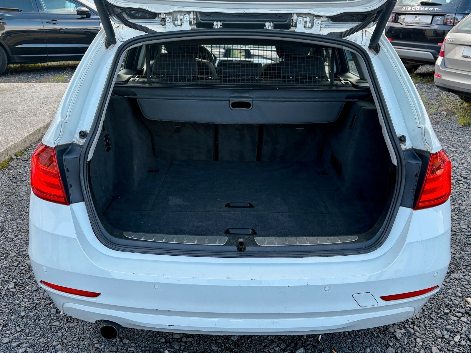 Fahrzeugabbildung BMW 320d Tour. Navi PDC 18"LMR 1.HAND Klimaautomatik