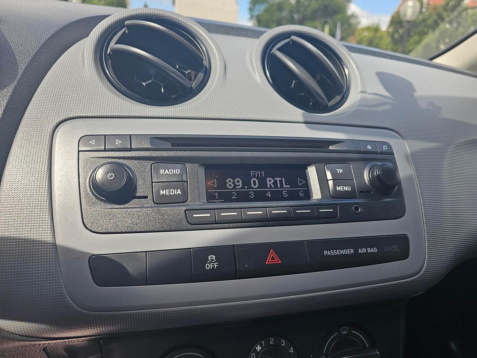 Seat Ibiza 2015 — photo 16