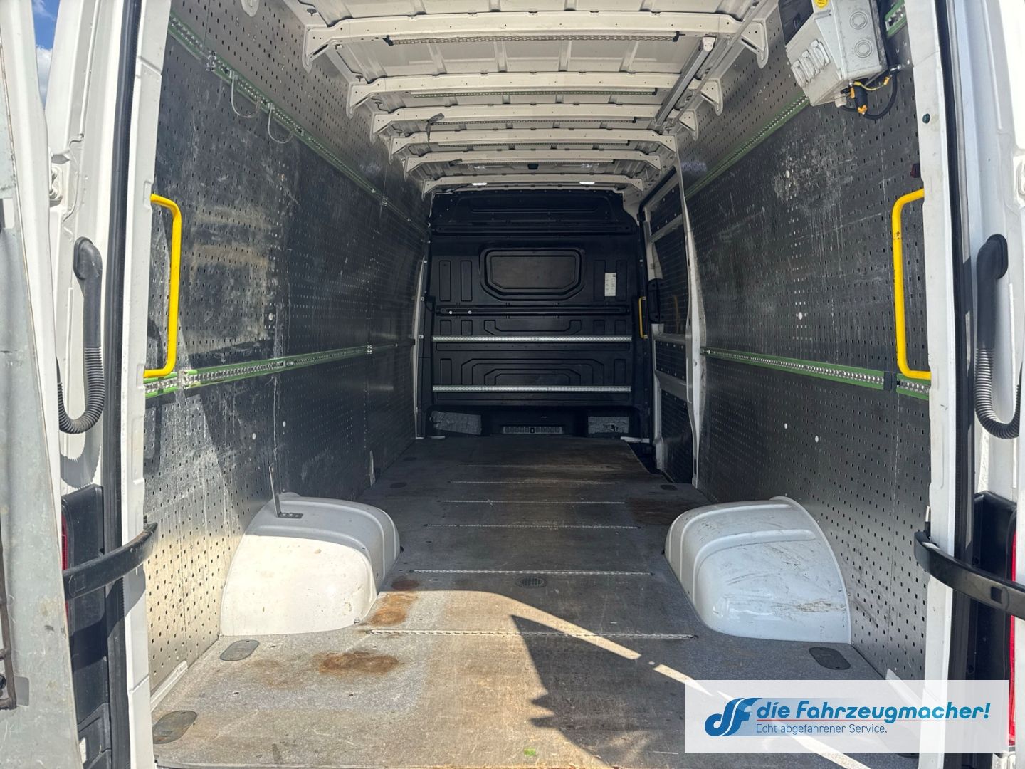 Fahrzeugabbildung Volkswagen Crafter Kasten MAXI 50 lang Hoch 5t-3,5tmög. AHK