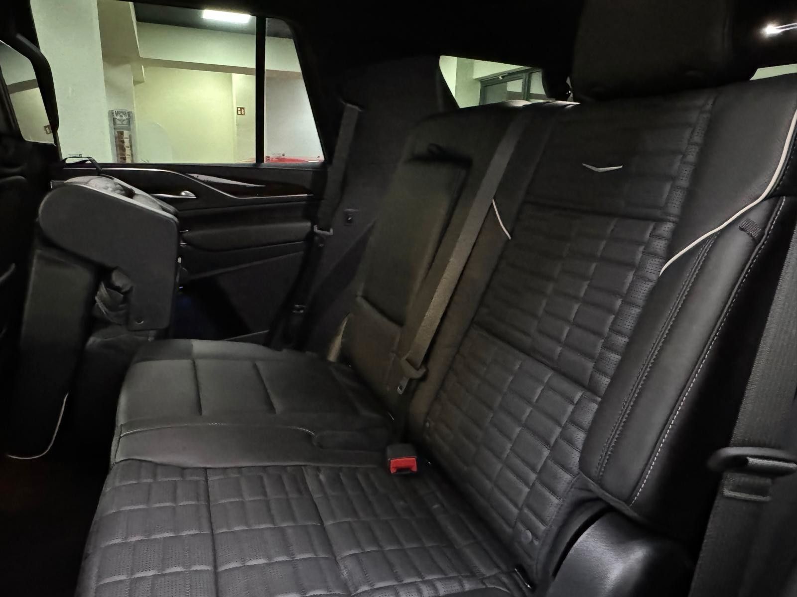 Fahrzeugabbildung Cadillac ESCALADE PREMIUM LUXURY PLATINUM 6.2 V8 -NIGHT V