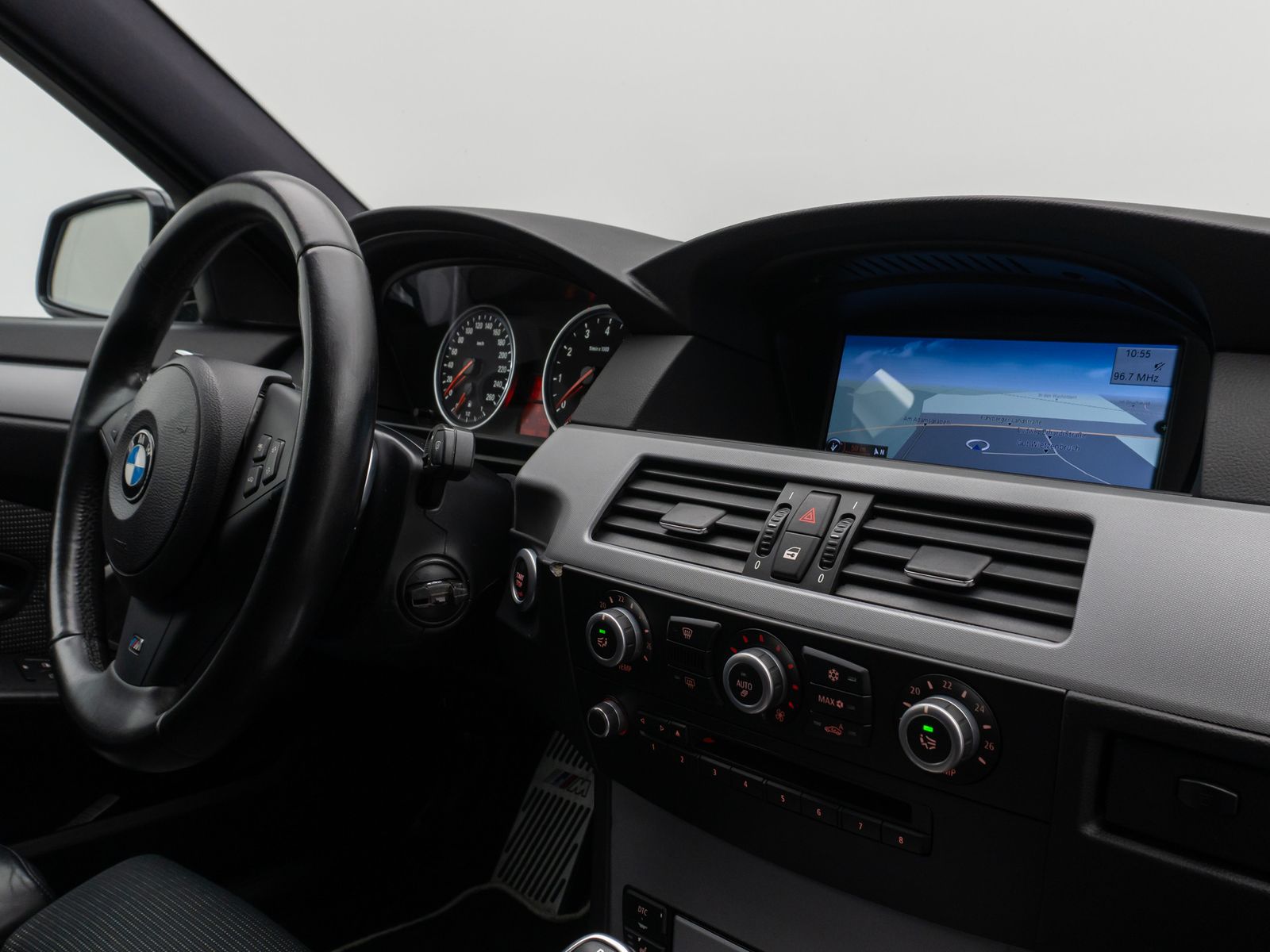 Fahrzeugabbildung BMW 530i Edition M Sport HUD SoftCl Xenon Komfort