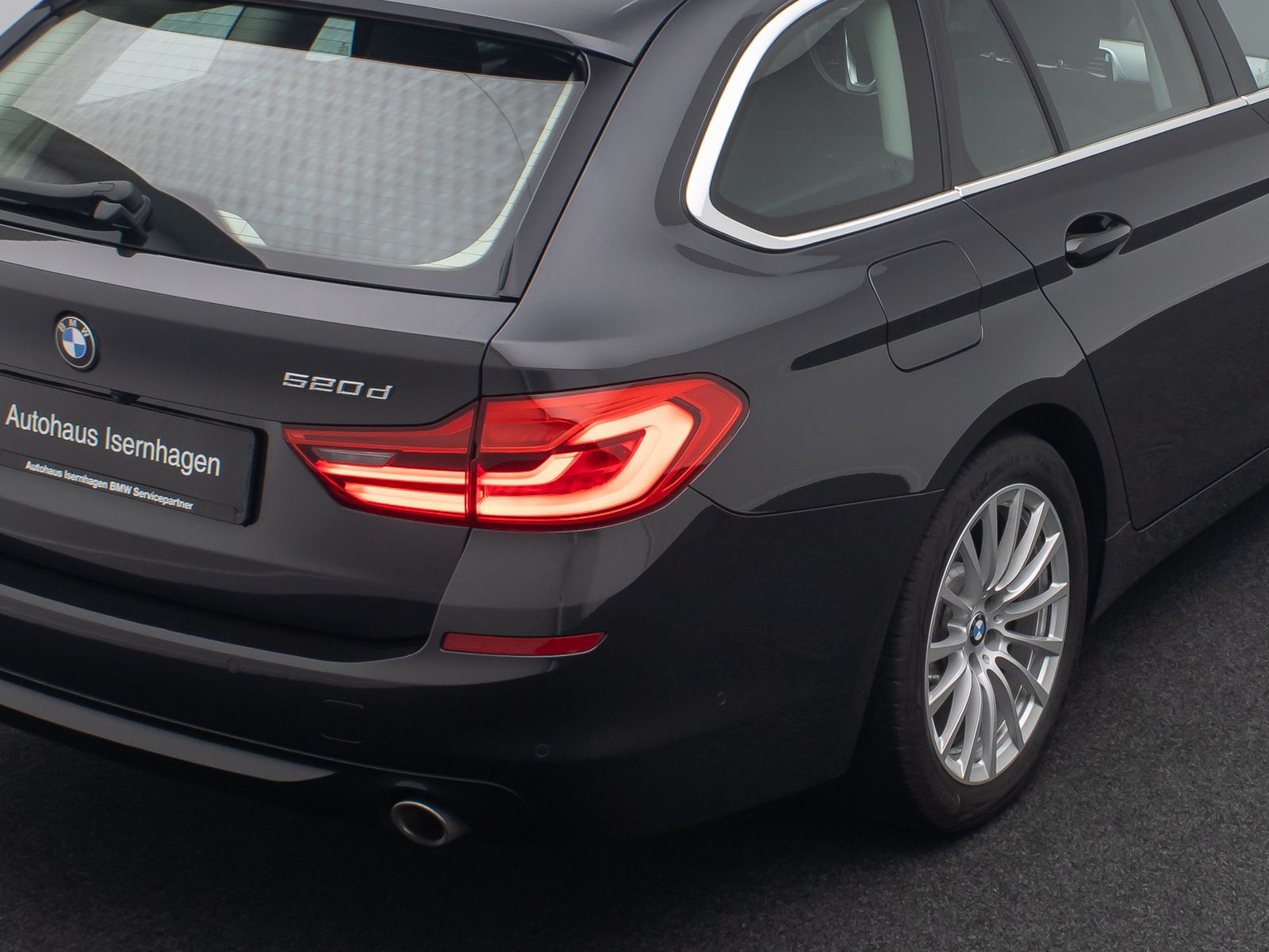 Fahrzeugabbildung BMW 520d Kamera HUD Alarm Geschwindig Sport 18Zoll