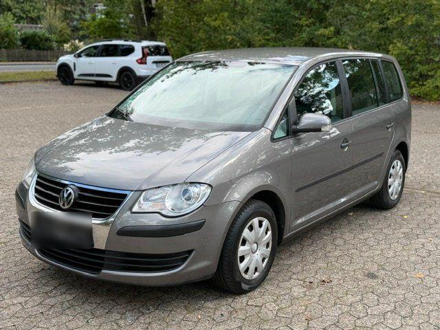 Volkswagen Touran 2009 — rear view